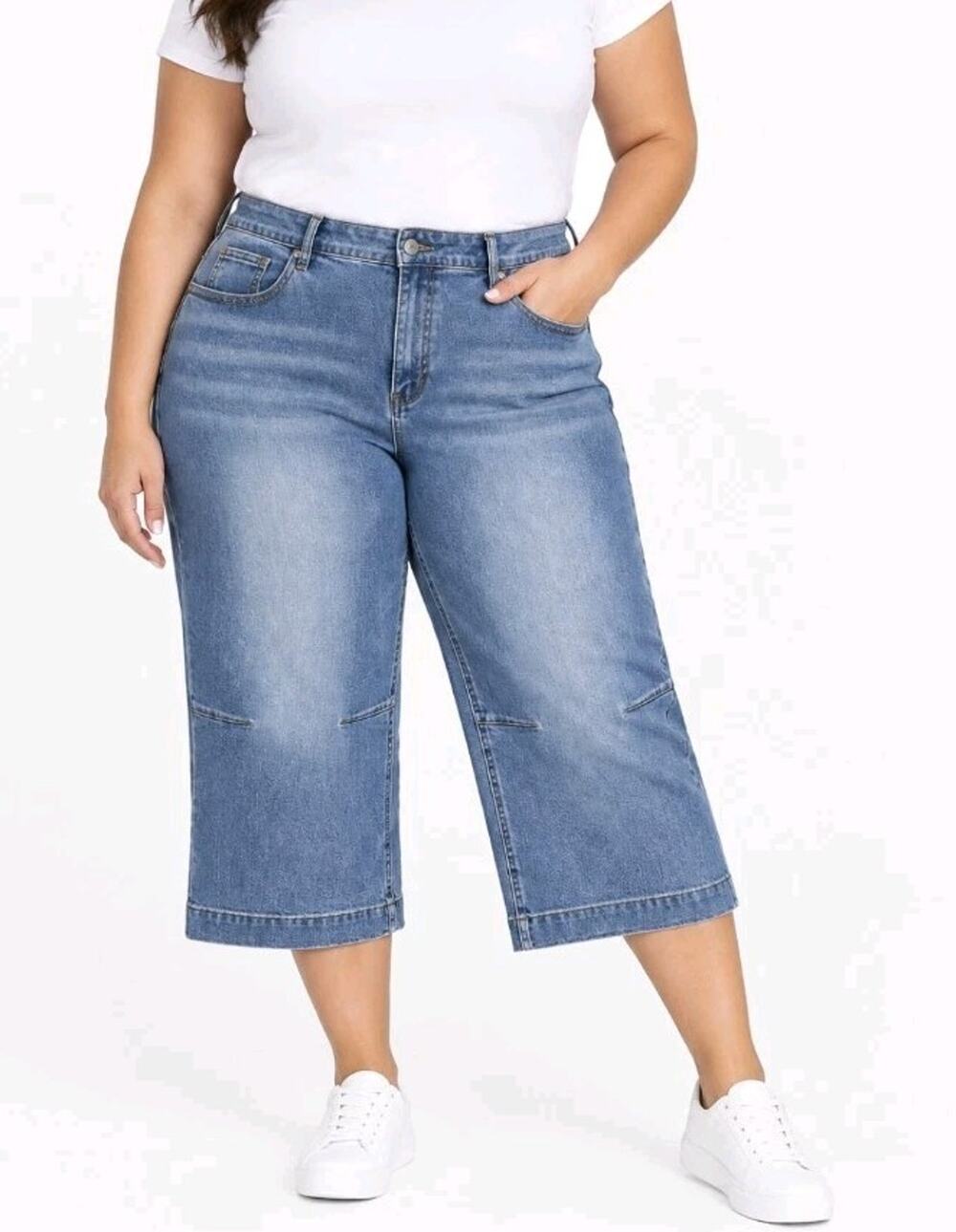 Flamingals ~Woman Size 4XL~ Blue Denim Stretch Crop Jeans NWT.